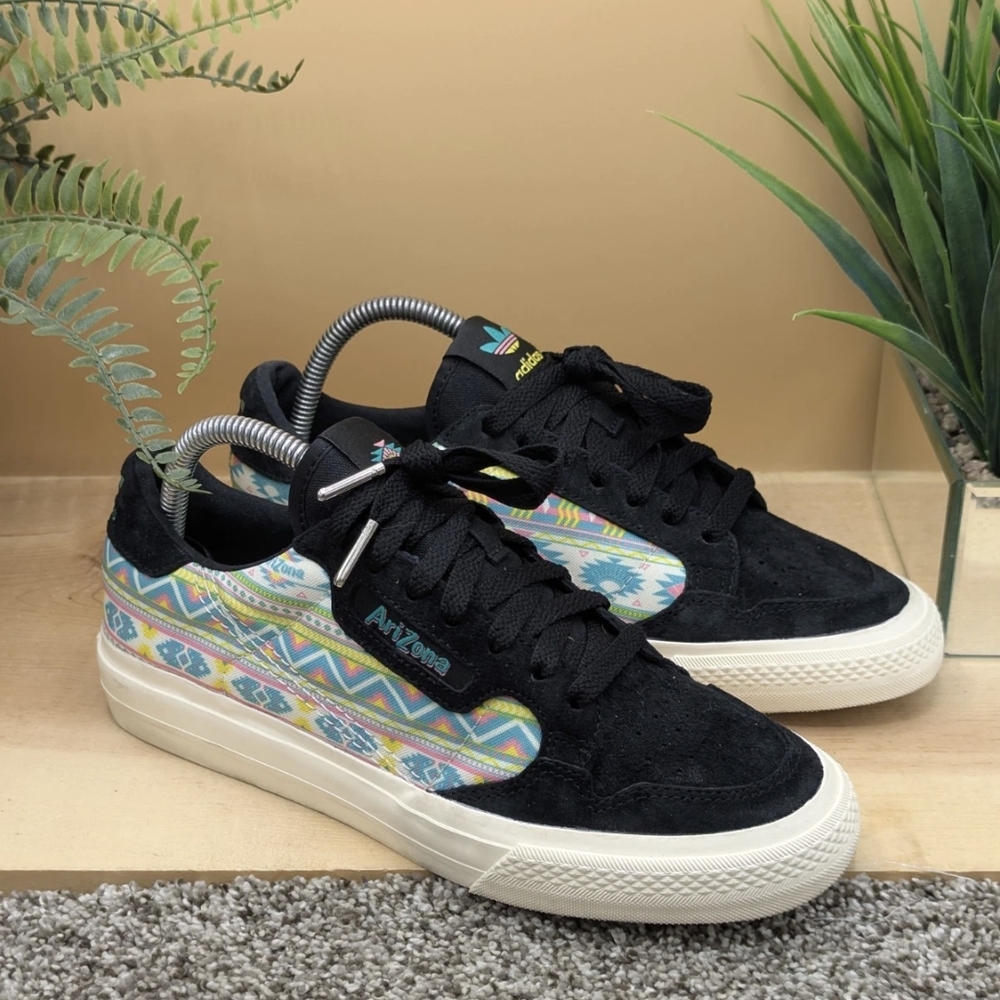 Adidas Black With Multicolor Pattern Athletic Sho… - image 1